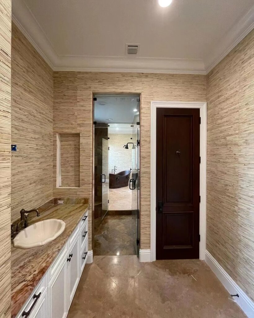 Can you put grasscloth wallpaper in a bathroom? Can you put grasscloth wallpaper in a bathroom?